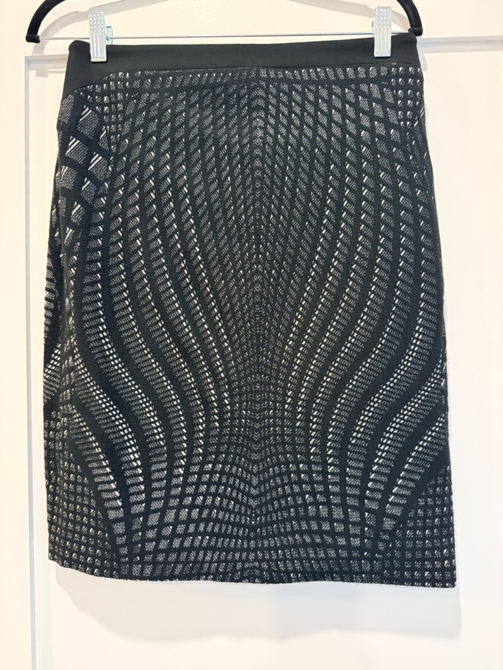 Diane Von Furstenberg Black Patterned Midi Pencil Skirt Sz8